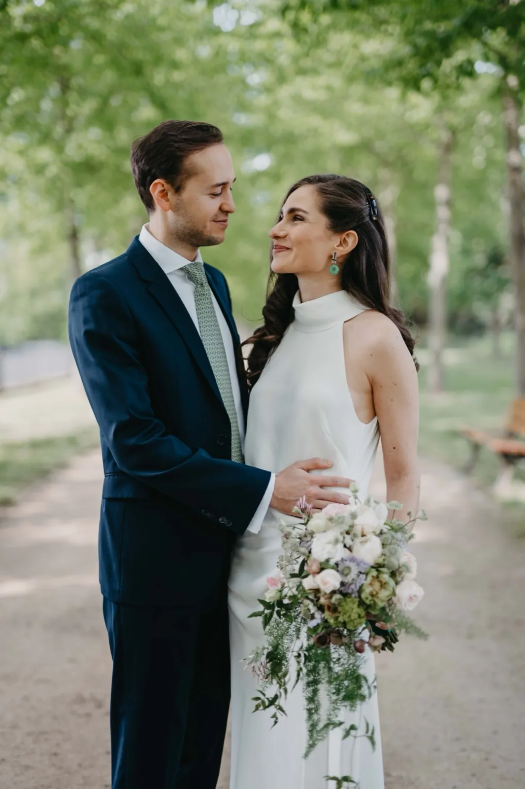 Jessica & Adrian Hochzeitsfoto Schloss Philippsruhe / Roomers Burbank – Light Hunters